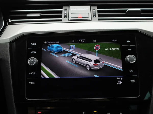 Volkswagen Passat (2024) — foto 20 van 42