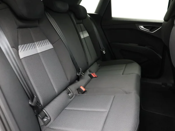AUDI Q4 e-tron (2025) — foto 15 van 24