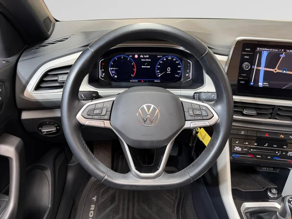 VOLKSWAGEN T-Roc Cabriolet (2022) — foto 16 van 17