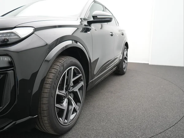 AUDI Q6 Sportback e-tron (2025) — foto 31 van 34
