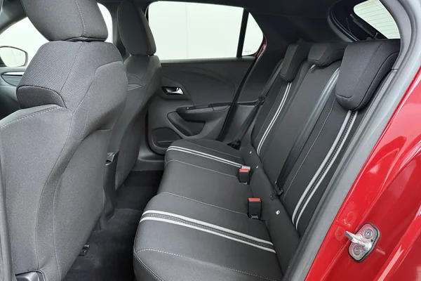 Opel Corsa (2023) — foto 18 van 19