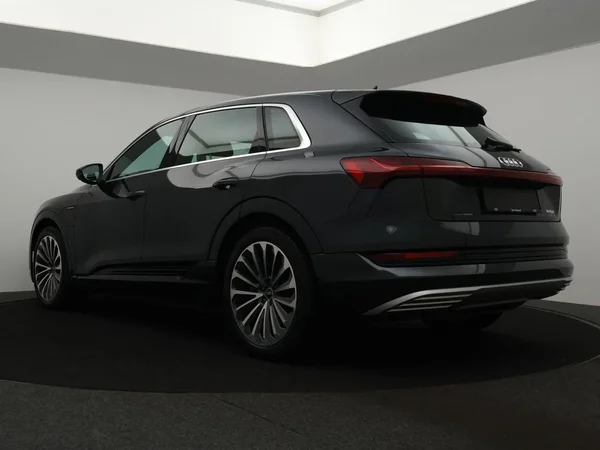 Audi e-tron (2022) — foto 26 van 28