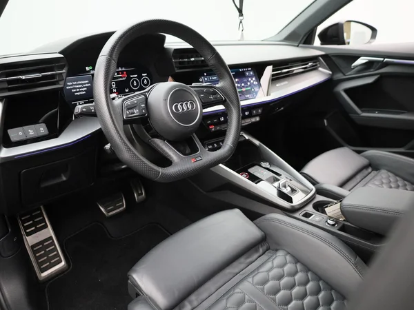 Audi RS3 (2024) — foto 13 van 65