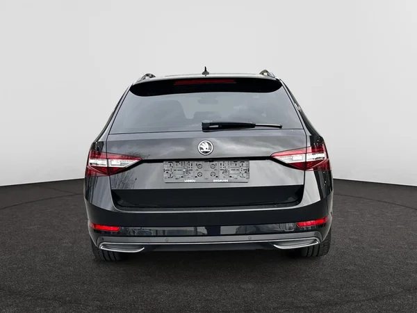 SKODA Superb Combi (2017) — foto 17 van 22