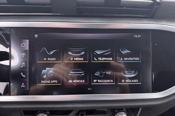 Audi Q3 (2019) — foto 13 van 35