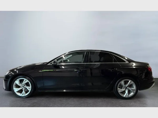 Audi A4 (2022) — foto 23 van 28