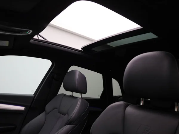 Audi Q5 (2023) — foto 36 van 53