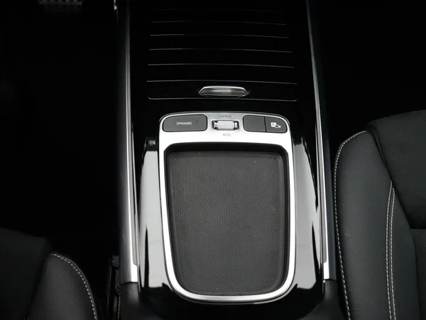 Mercedes-Benz GLA (2025) — foto 10 van 35