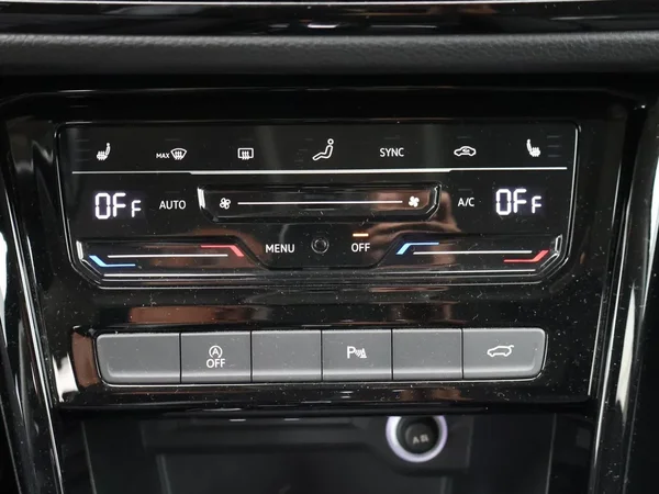 Volkswagen Touran (2023) — foto 7 van 31