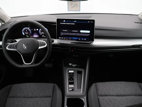VOLKSWAGEN Golf VIII (2025) — foto 5 van 21
