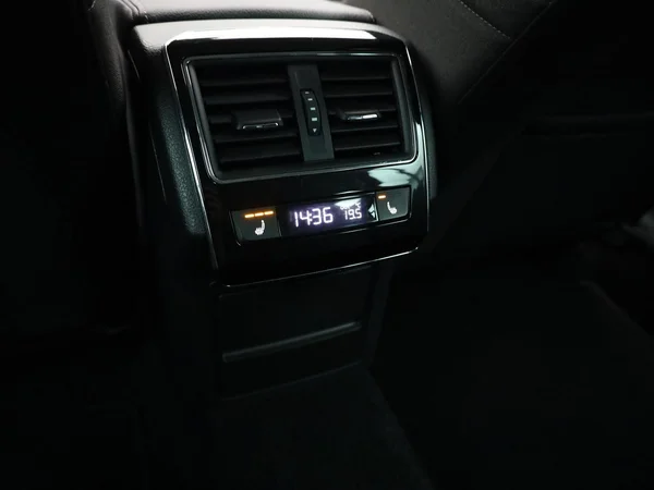 SKODA Superb Combi (2024) — foto 6 van 22
