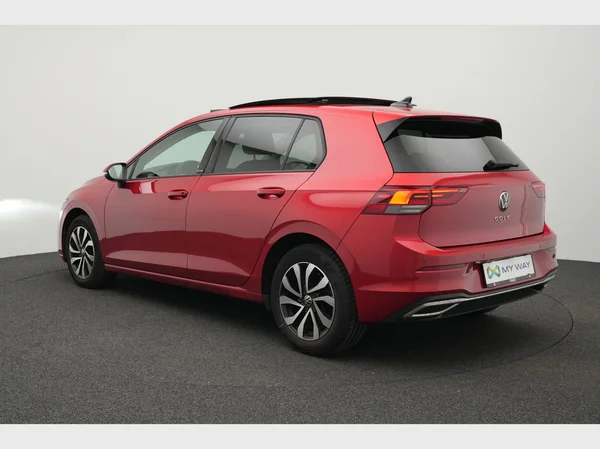 VOLKSWAGEN Golf VIII (2021) — foto 23 van 28