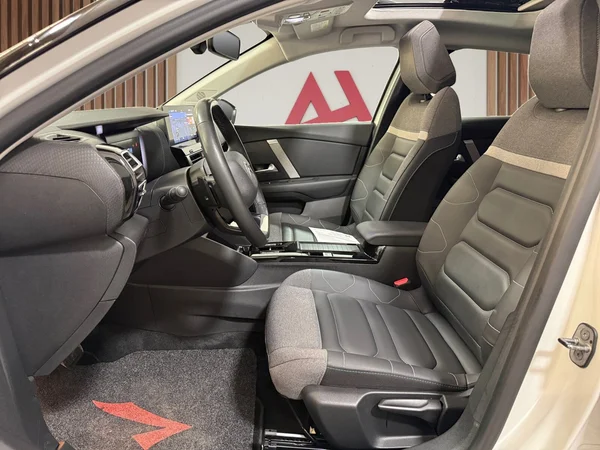 Citroen C4 (2023) — foto 4 van 31