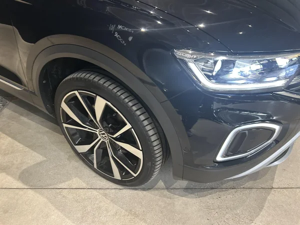 Volkswagen T-Roc (2023) — foto 17 van 20