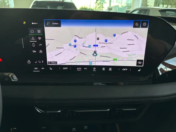 AUDI SQ6 e-tron (2026) — foto 8 van 24