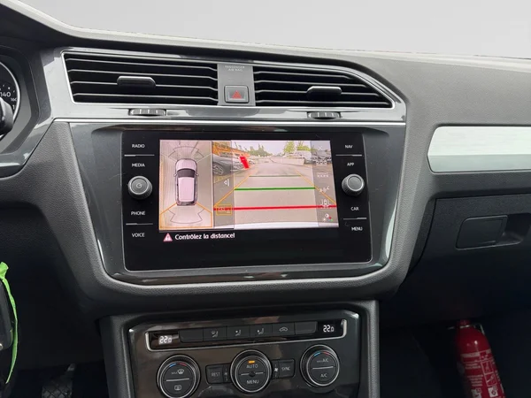 VOLKSWAGEN Tiguan (2018) — foto 2 van 11