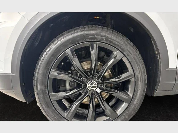 Volkswagen T-Roc (2021) — foto 23 van 24