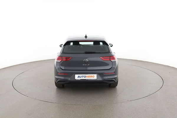 Volkswagen Golf (2021) — foto 11 van 16