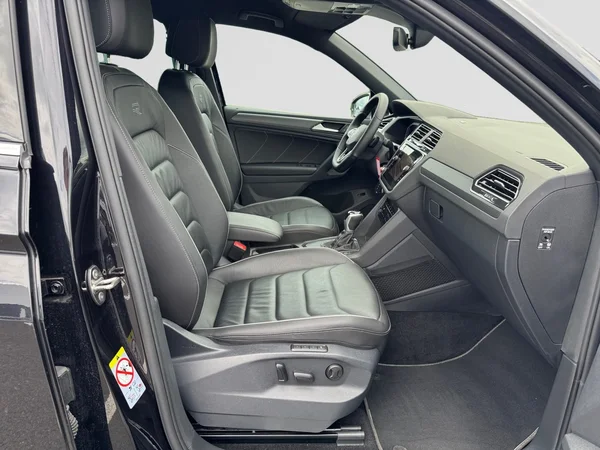 VOLKSWAGEN Tiguan (2021) — foto 18 van 24
