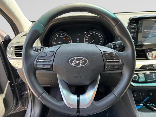 HYUNDAI i30 Fastback (2020) — foto 4 van 24