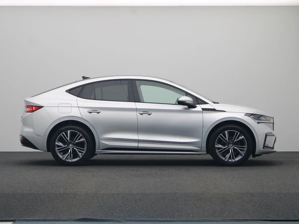 SKODA Enyaq Coupé (2023) — foto 4 van 23