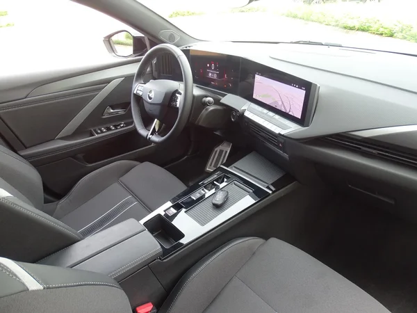 Opel Astra (2025) — foto 6 van 22