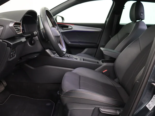 CUPRA Leon (2024) — foto 2 van 25
