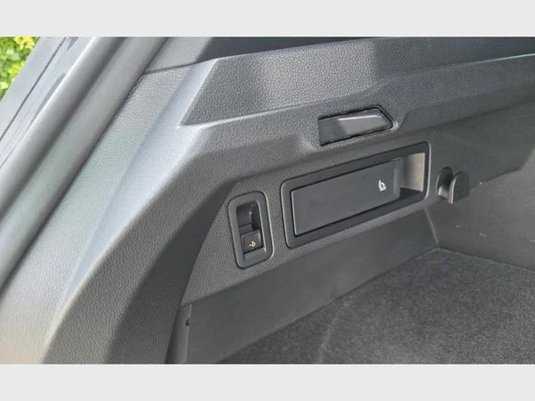 Volkswagen Tiguan (2024) — foto 9 van 28