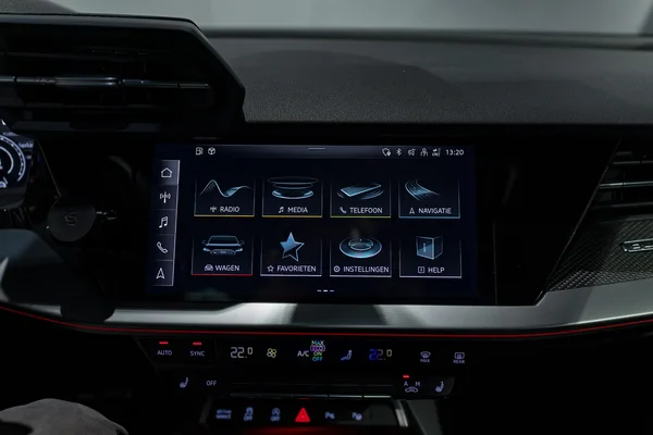 Audi RS3 (2022) — foto 35 van 52