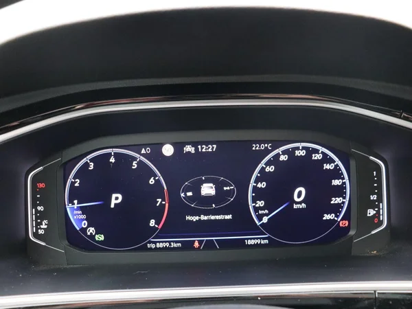 Volkswagen T-Roc (2022) — foto 6 van 28