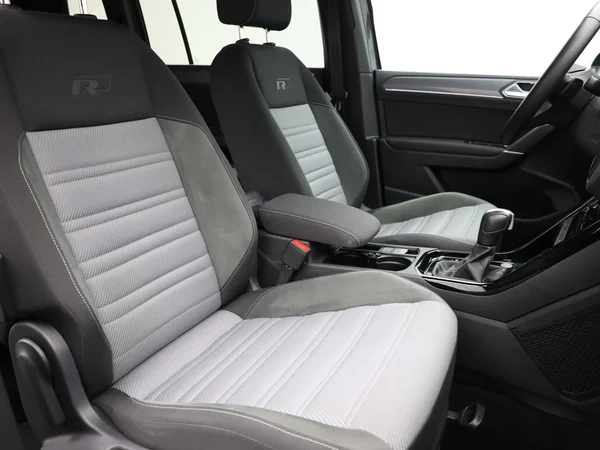 VOLKSWAGEN Touran (2023) — foto 17 van 22