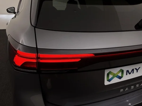 VOLKSWAGEN Passat SW (2025) — foto 6 van 19