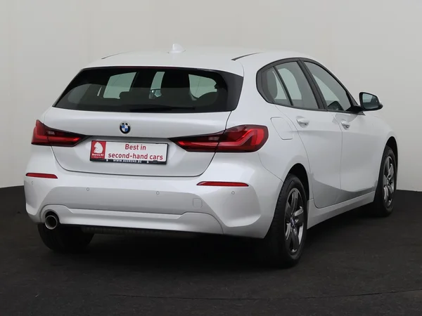 BMW 116 (2024) — foto 22 van 28