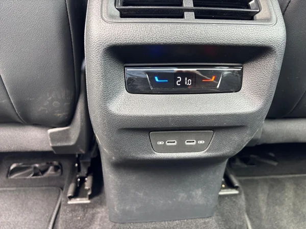 VOLKSWAGEN Tayron (2025) — foto 3 van 24
