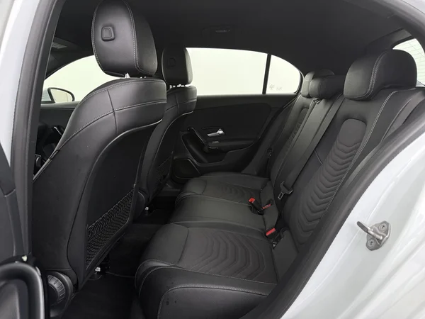 MERCEDES A 180 (2018) — foto 5 van 26