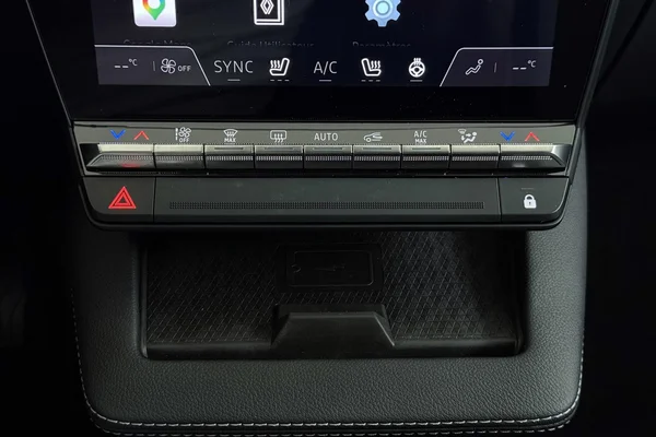Renault E-Megane E-Tech (2022) — foto 10 van 35