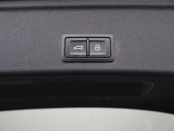 Audi A4 (2022) — foto 25 van 26