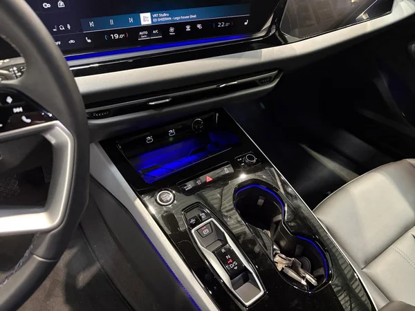AUDI A5 SW e-hybrid (PHEV) (2026) — foto 18 van 20