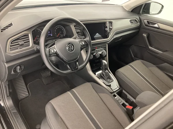 VOLKSWAGEN T-Roc (2021) — foto 19 van 36