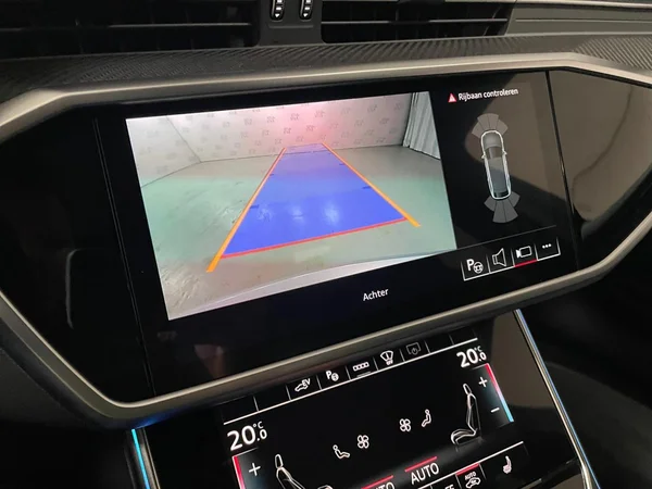 AUDI A6 Avant PHEV (2024) — foto 14 van 15