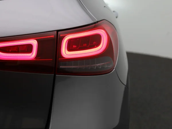 Mercedes-Benz GLA (2022) — foto 40 van 48
