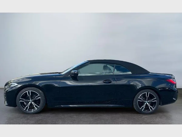 BMW 4 Cabrio (2022) — foto 27 van 29