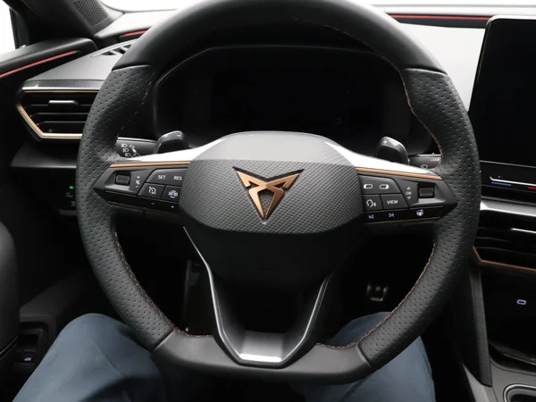 CUPRA Leon ST (2025) — foto 10 van 26