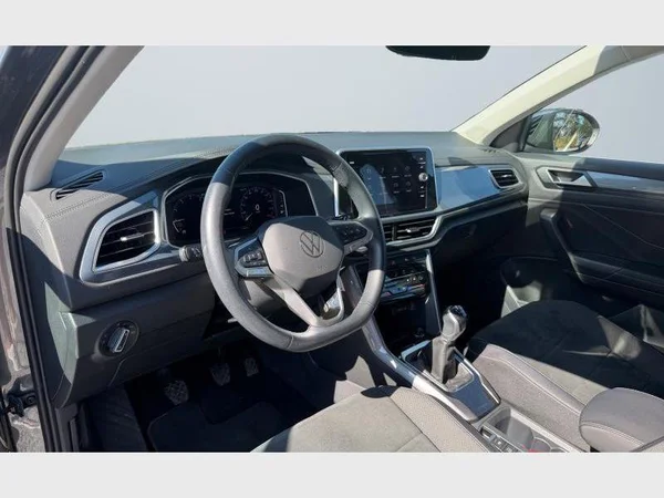 Volkswagen T-Roc (2023) — foto 28 van 29