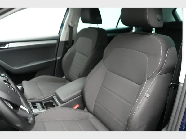 SKODA Superb Combi (2017) — foto 17 van 27