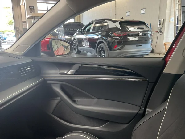 VOLKSWAGEN Passat SW (2025) — foto 9 van 22