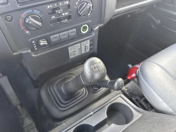 Land Rover Defender (2013) — foto 4 van 21
