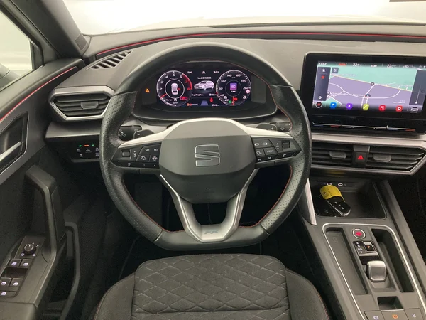 SEAT Leon ST (2024) — foto 30 van 36