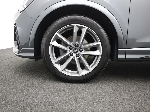 AUDI Q3 (2023) — foto 4 van 23