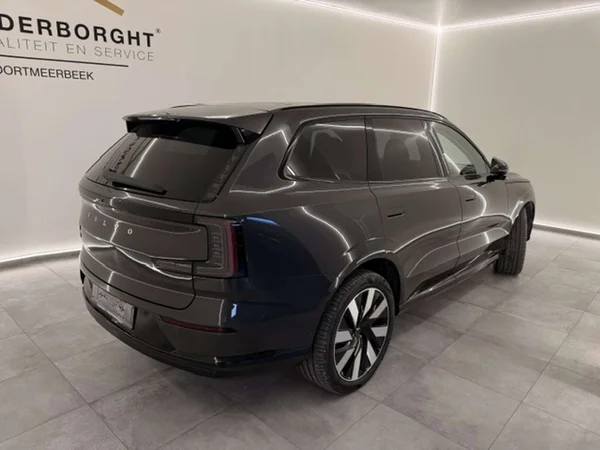 Volvo EX90 (2025) — foto 22 van 25
